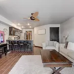 Kates Place At Lighthouse Cove