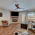 Dells Lakefront Escape - Couples Or Families