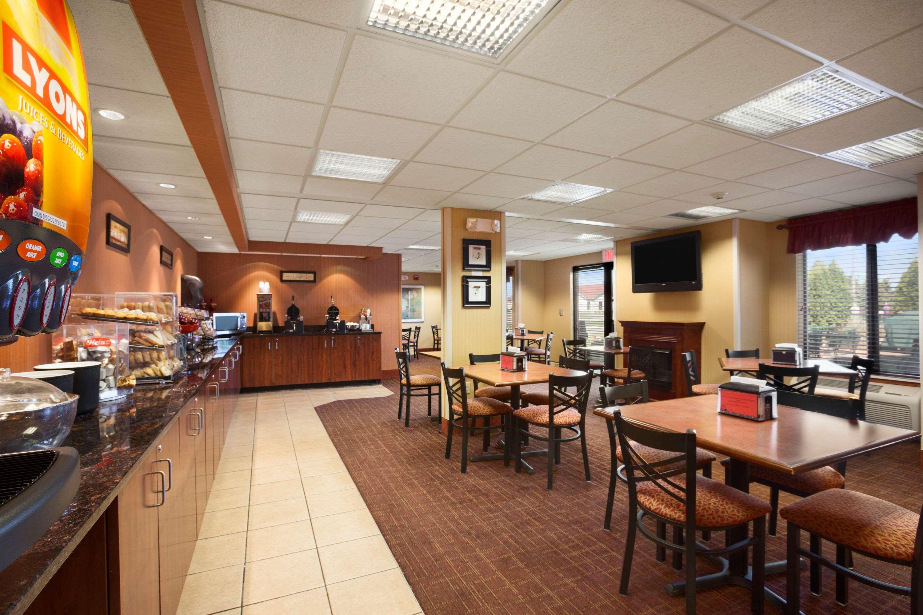 Ramada By Wyndham Wisconsin Dells I-90 Hotel 3*