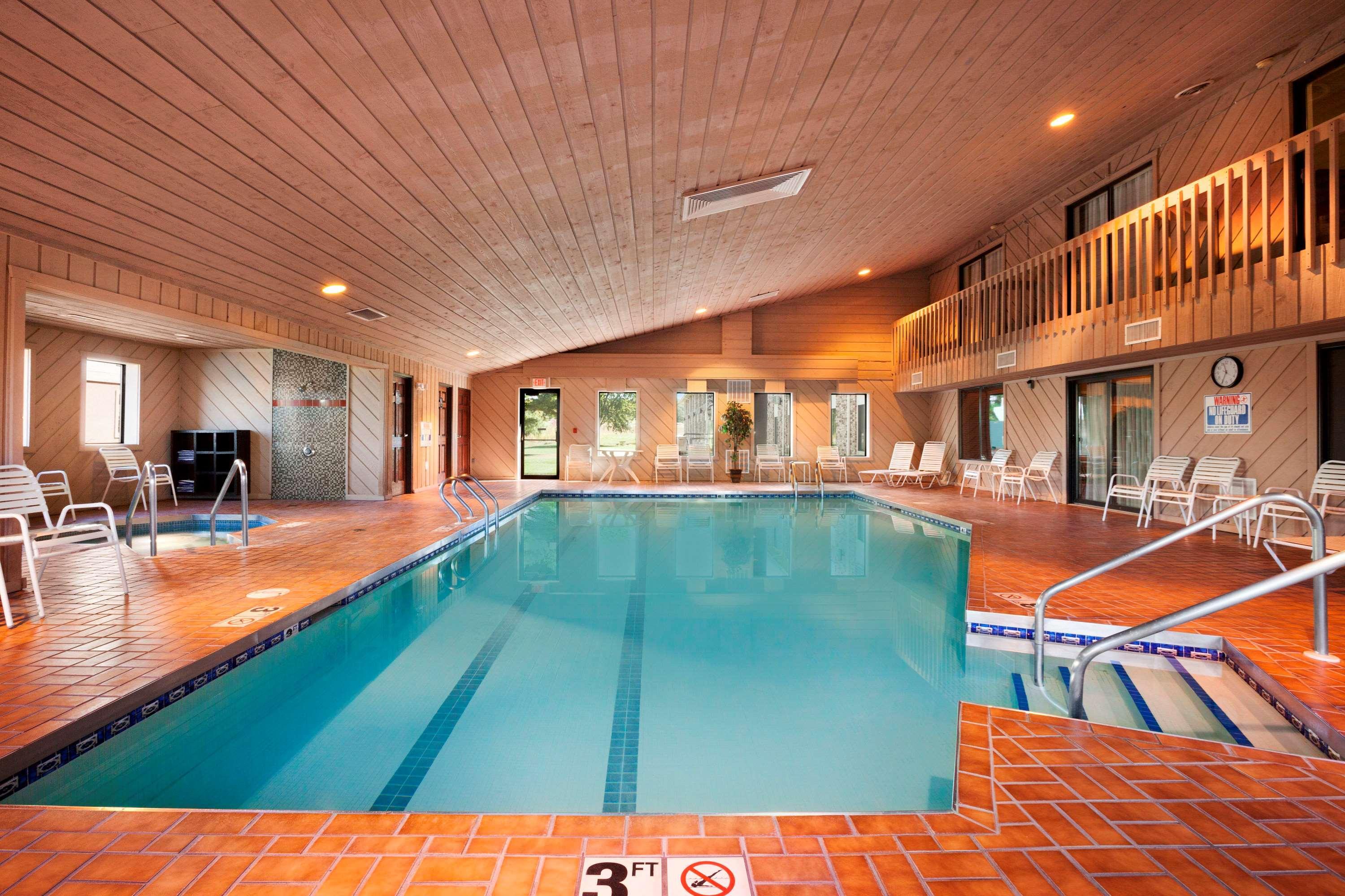 Ramada By Wyndham Wisconsin Dells I-90 Hotel