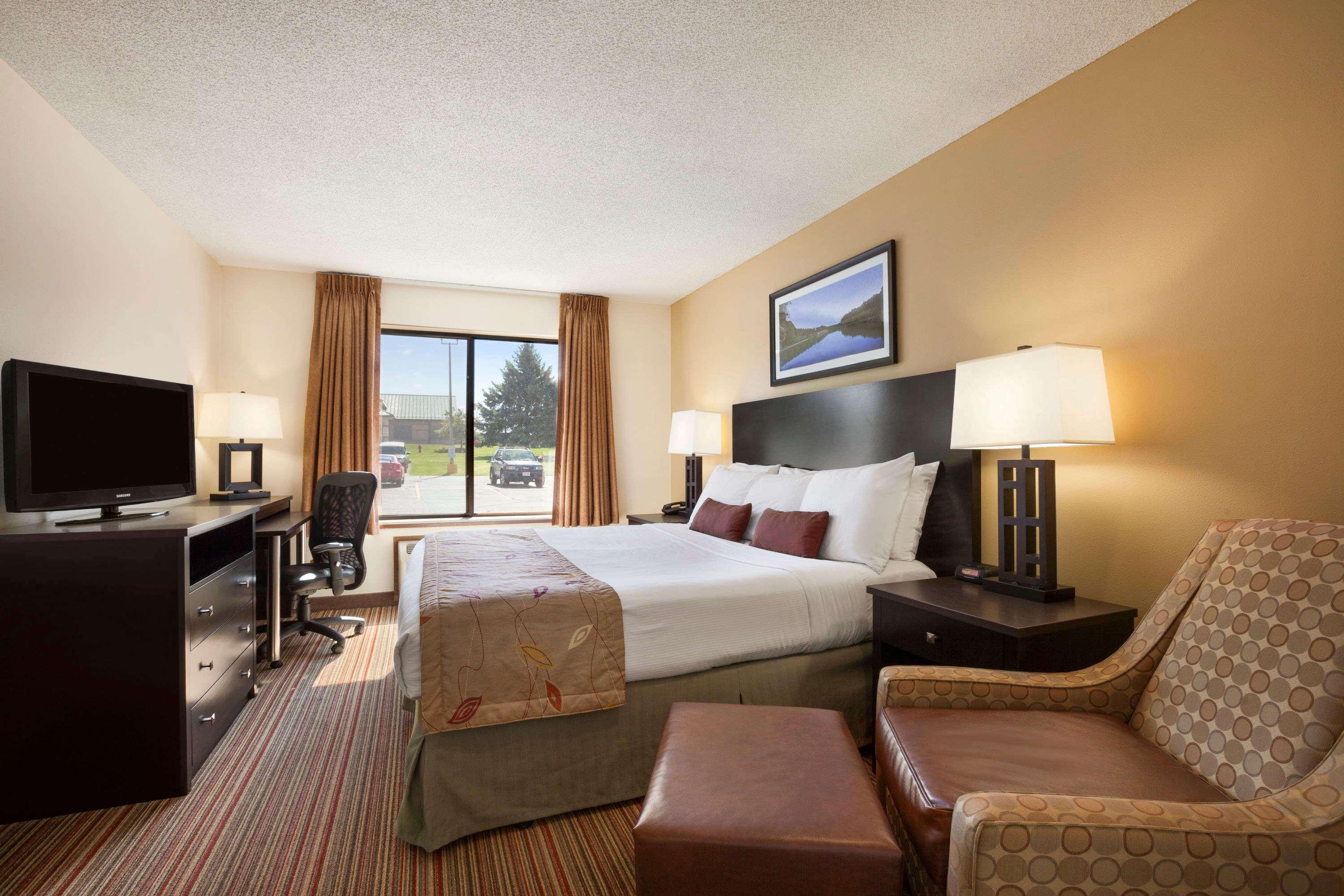 Ramada By Wyndham Wisconsin Dells I-90 Hotel
