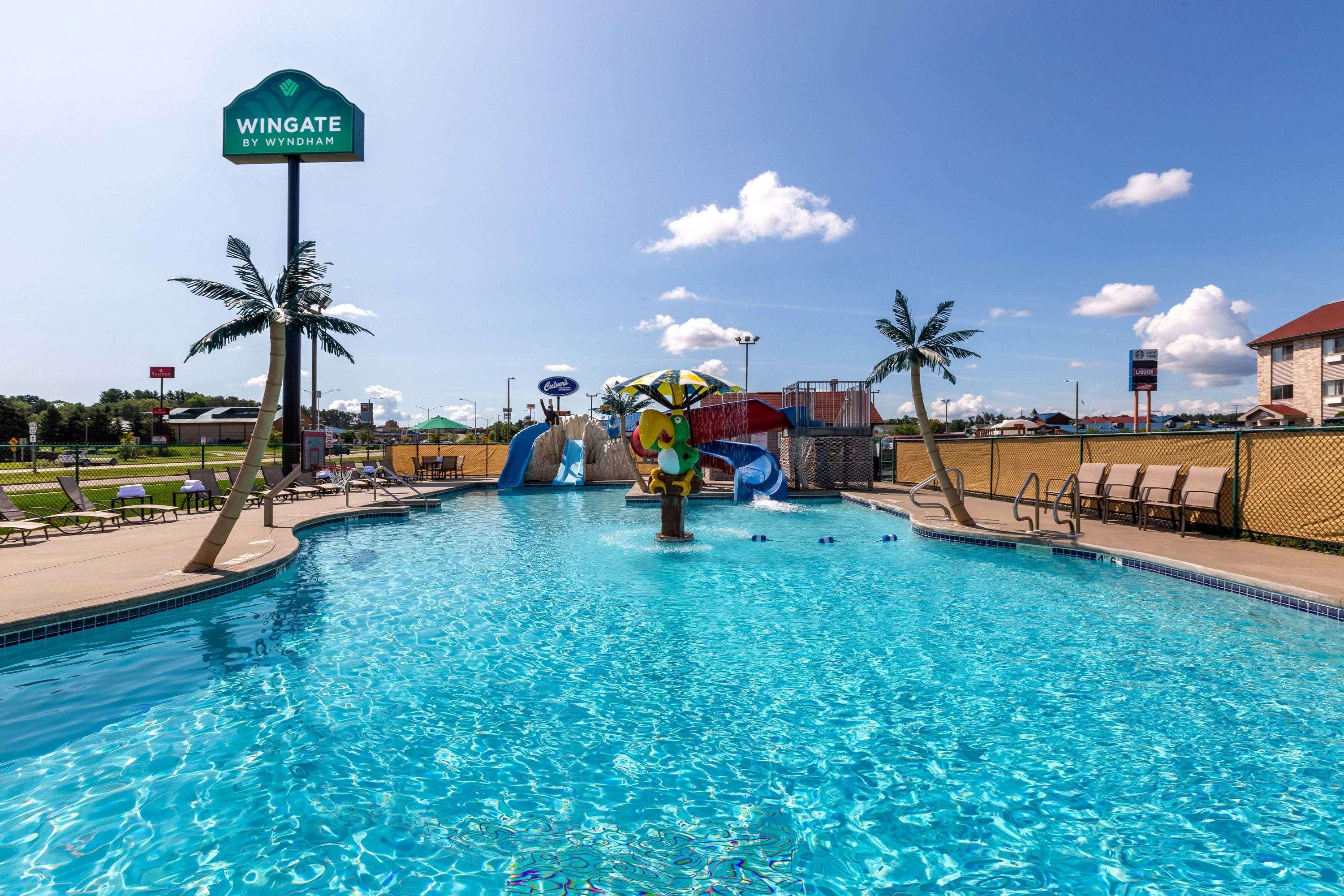Wingate By Wyndham Wisconsin Dells Waterpark Hotel Lake Delton