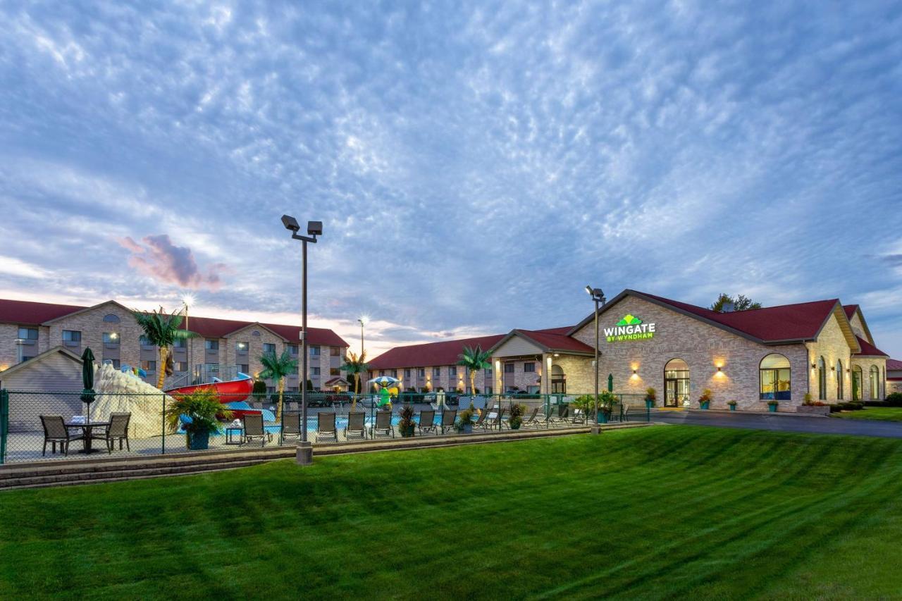 Wingate By Wyndham Wisconsin Dells Waterpark Hotel