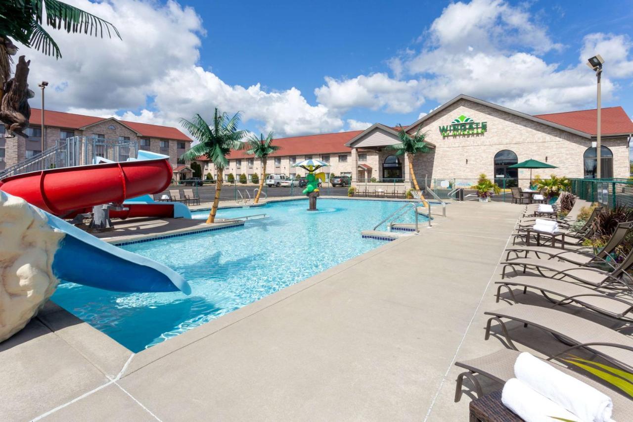 Wingate By Wyndham Wisconsin Dells Waterpark Lake Delton
