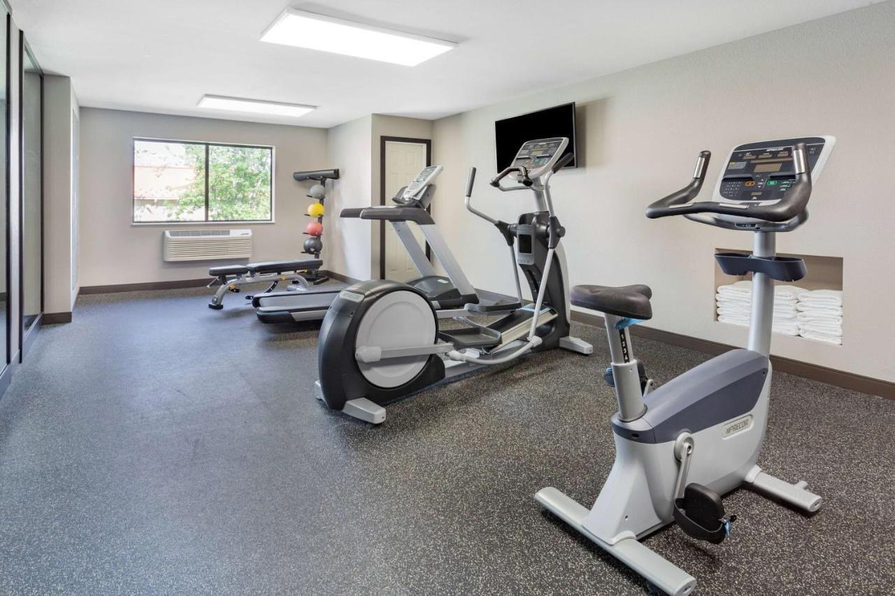 Wingate By Wyndham Wisconsin Dells Waterpark Hotel