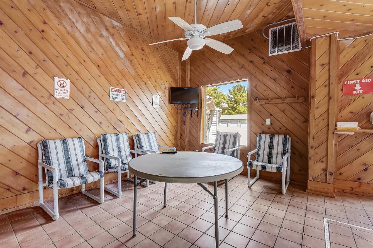 Wfc Lakefront Views Family Or Romance Holiday home Wisconsin Dells