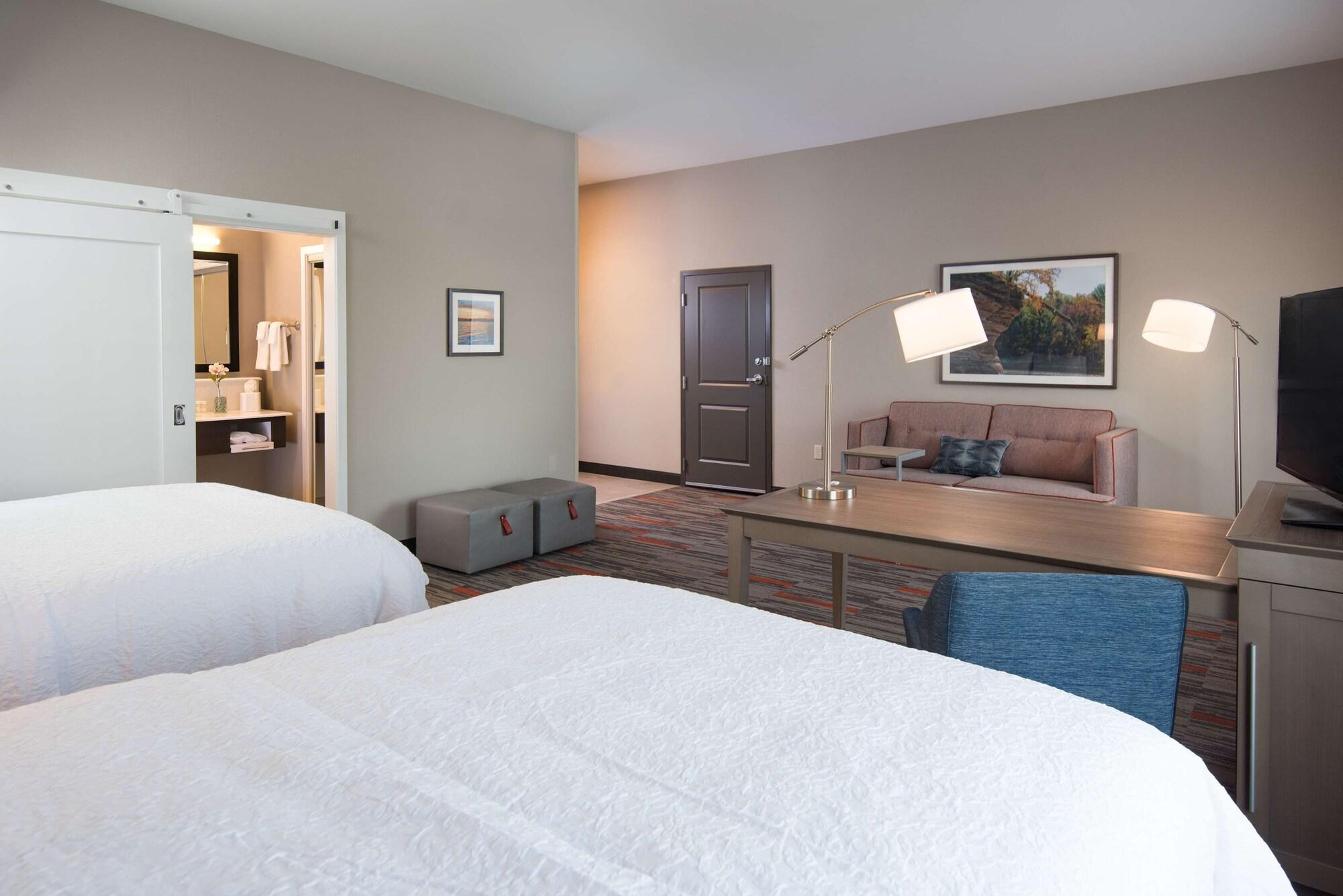 Hotel Hampton And At Wisconsin Dells Delton