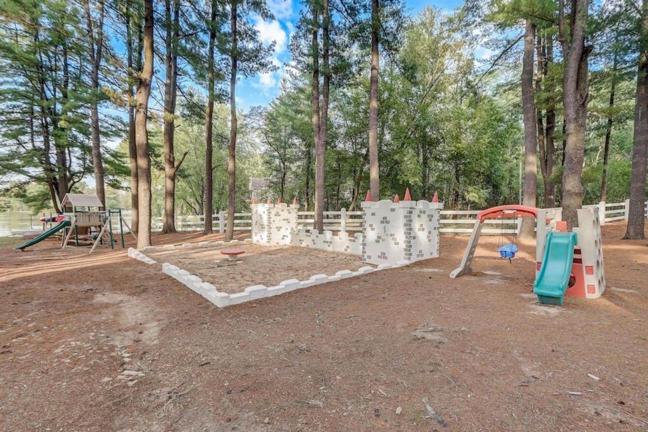 Piers And Pines At Island Pointe