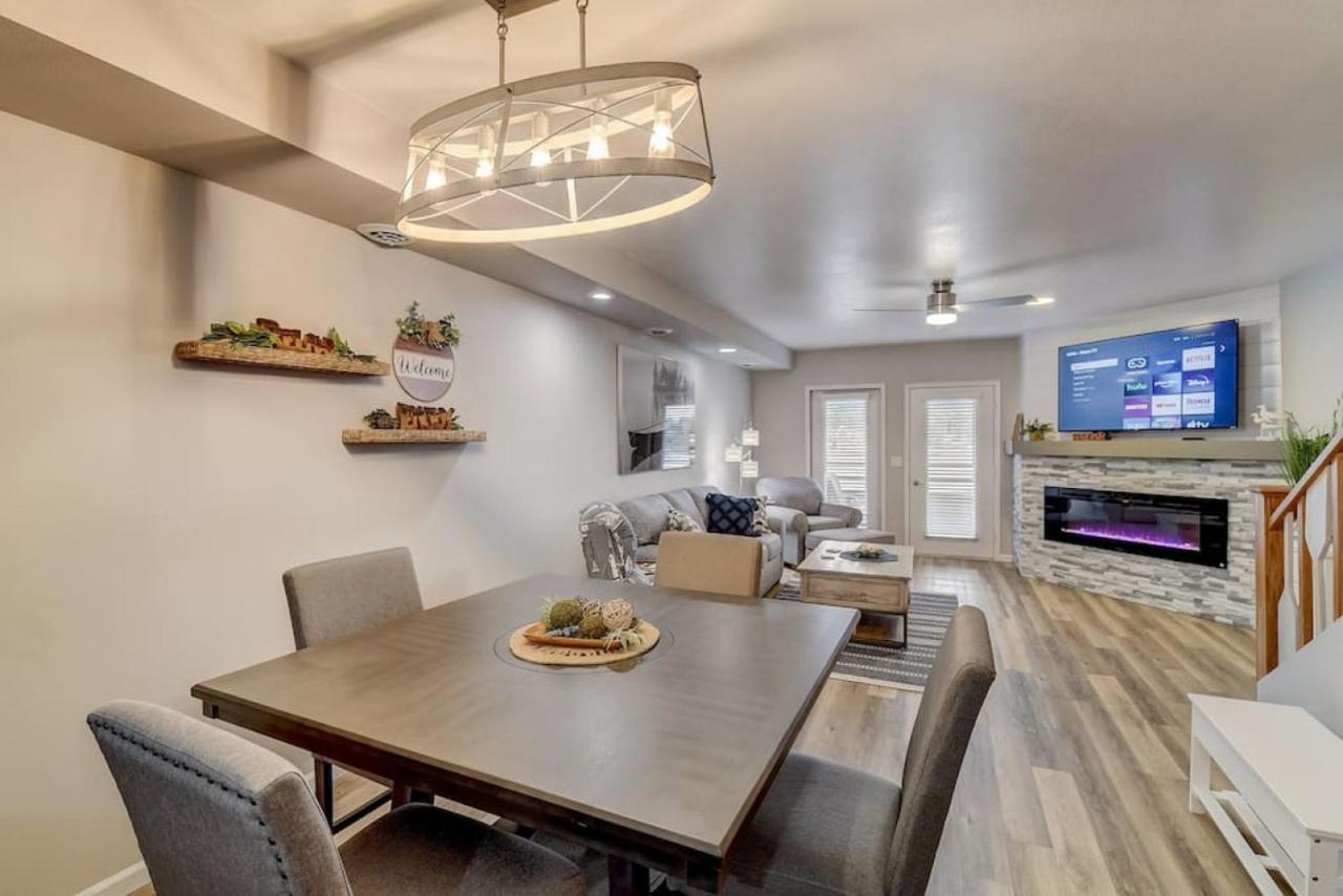 Lakefront Luxury For Families Or Couples * Wisconsin Dells