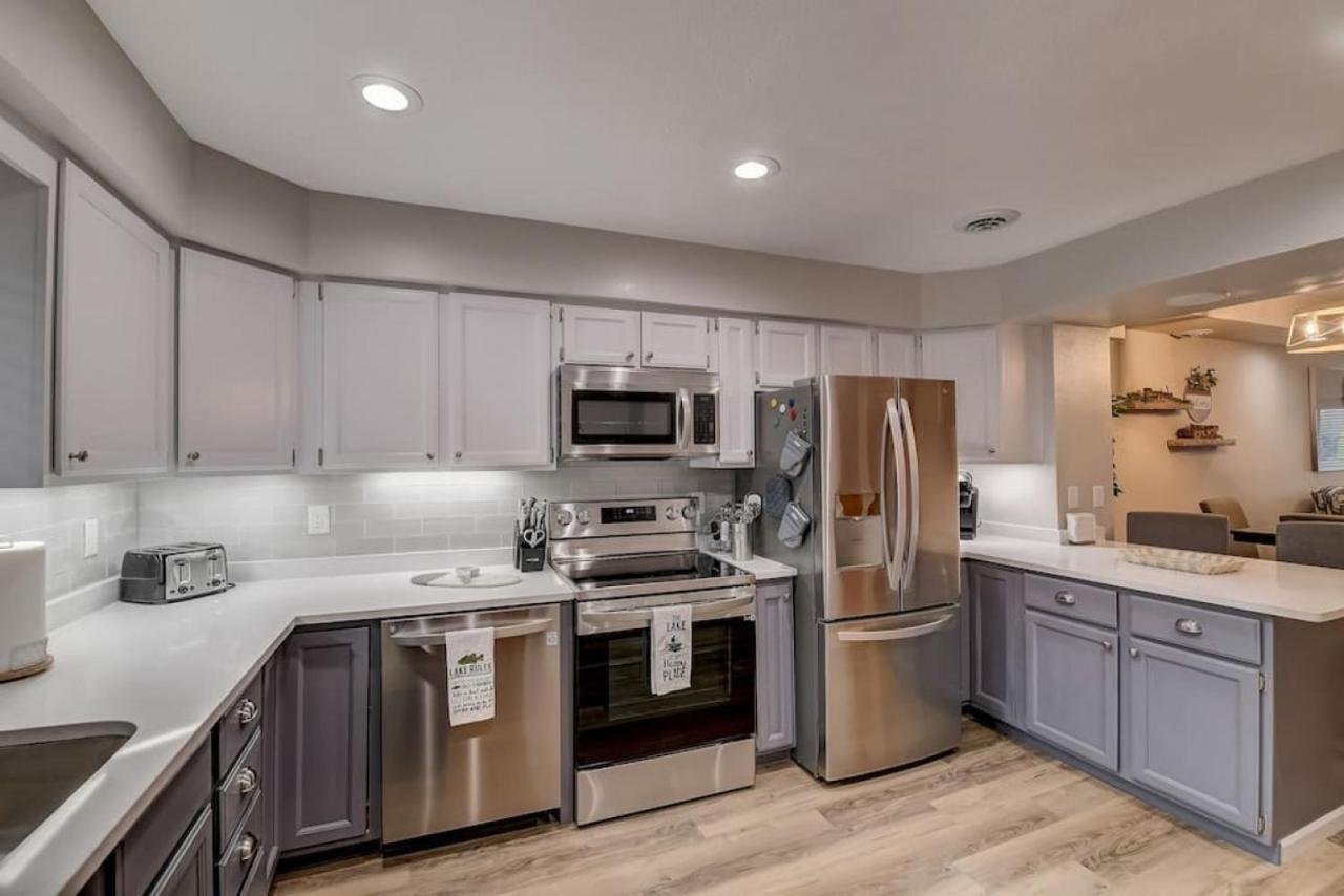 Lakefront Luxury For Families Or Couples