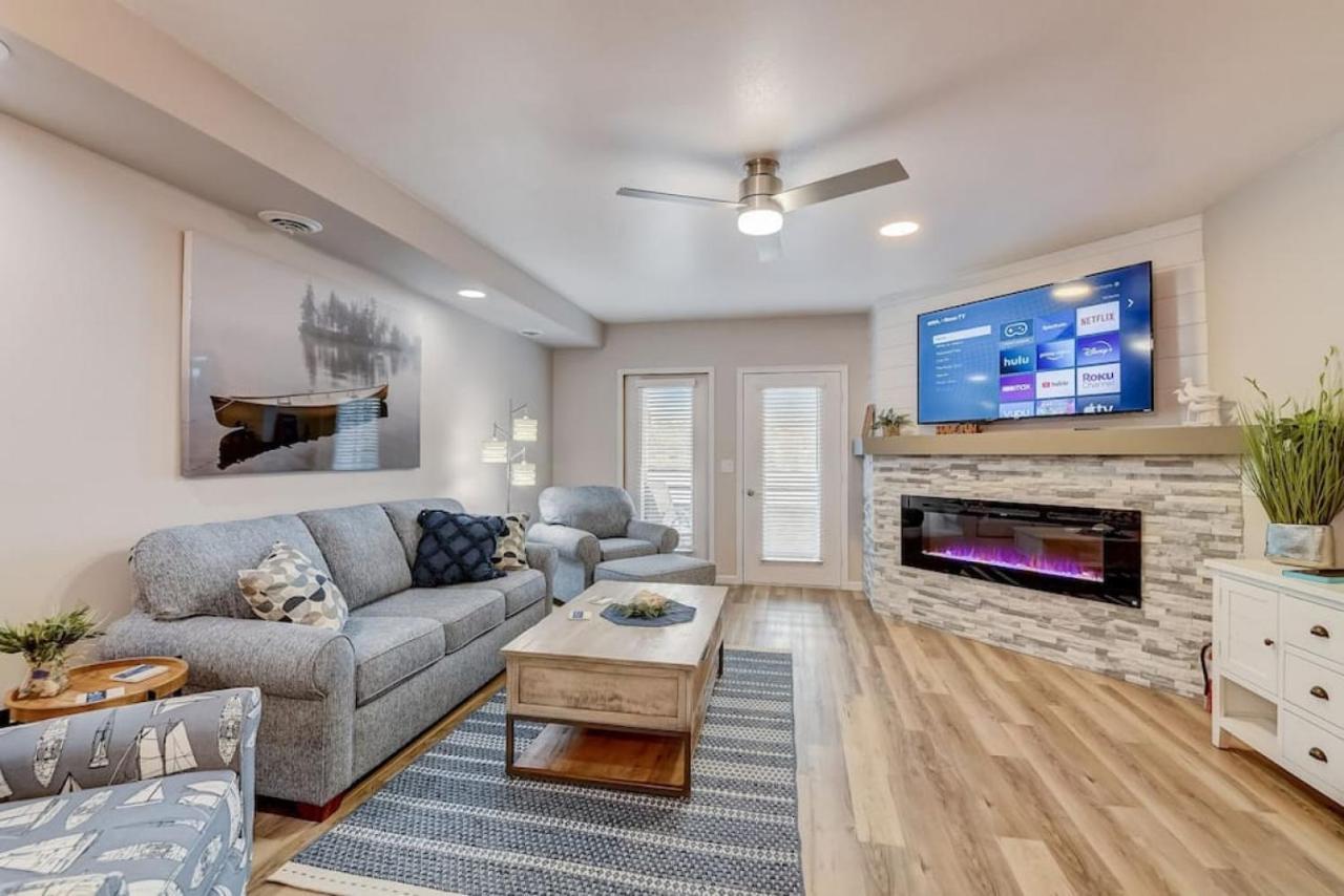 Lakefront Luxury For Families Or Couples Holiday home *