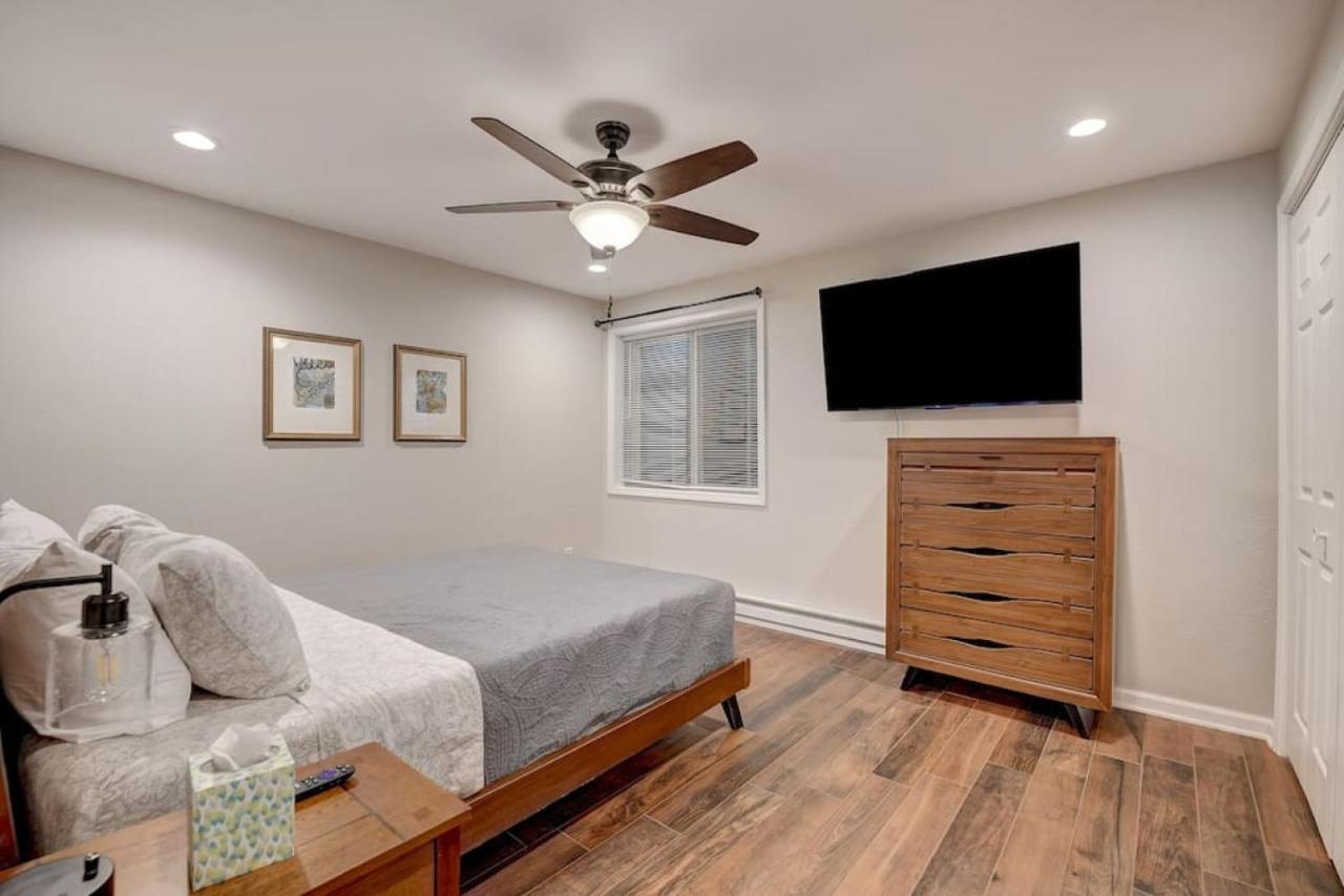 Holiday home Dells Lakefront Escape - Couples Or Families