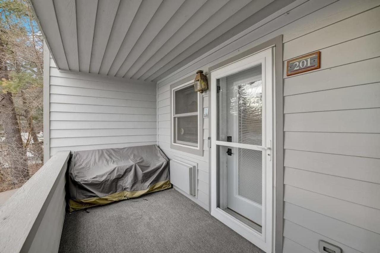 Holiday home Dells Lakefront Escape - Couples Or Families