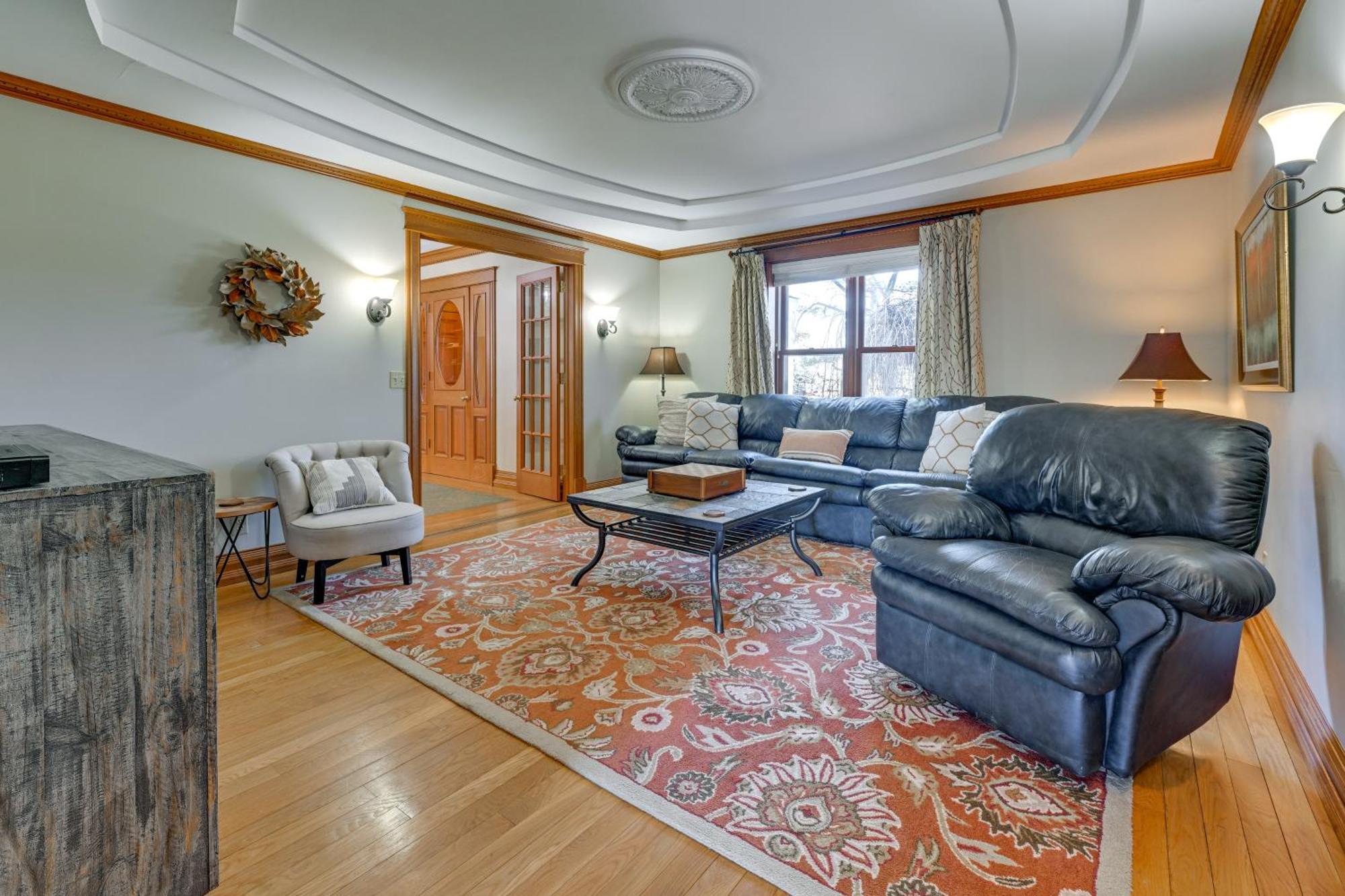Large With Indoor Basketball Court And Game Room! Holiday home *