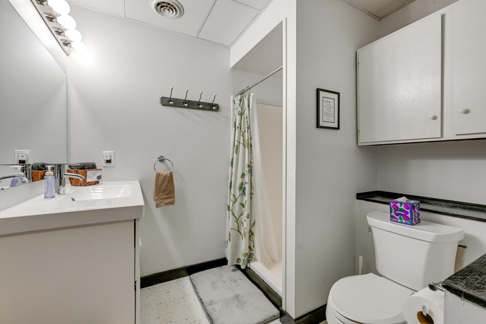 Large With Indoor Basketball Court And Game Room!
