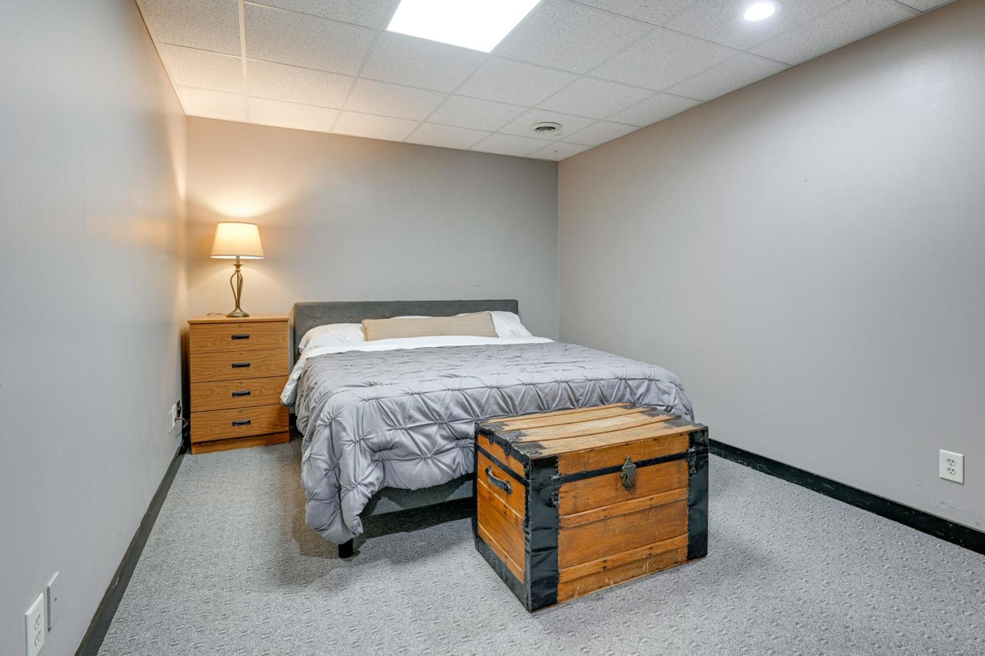 Large With Indoor Basketball Court And Game Room! Holiday home Wisconsin Dells