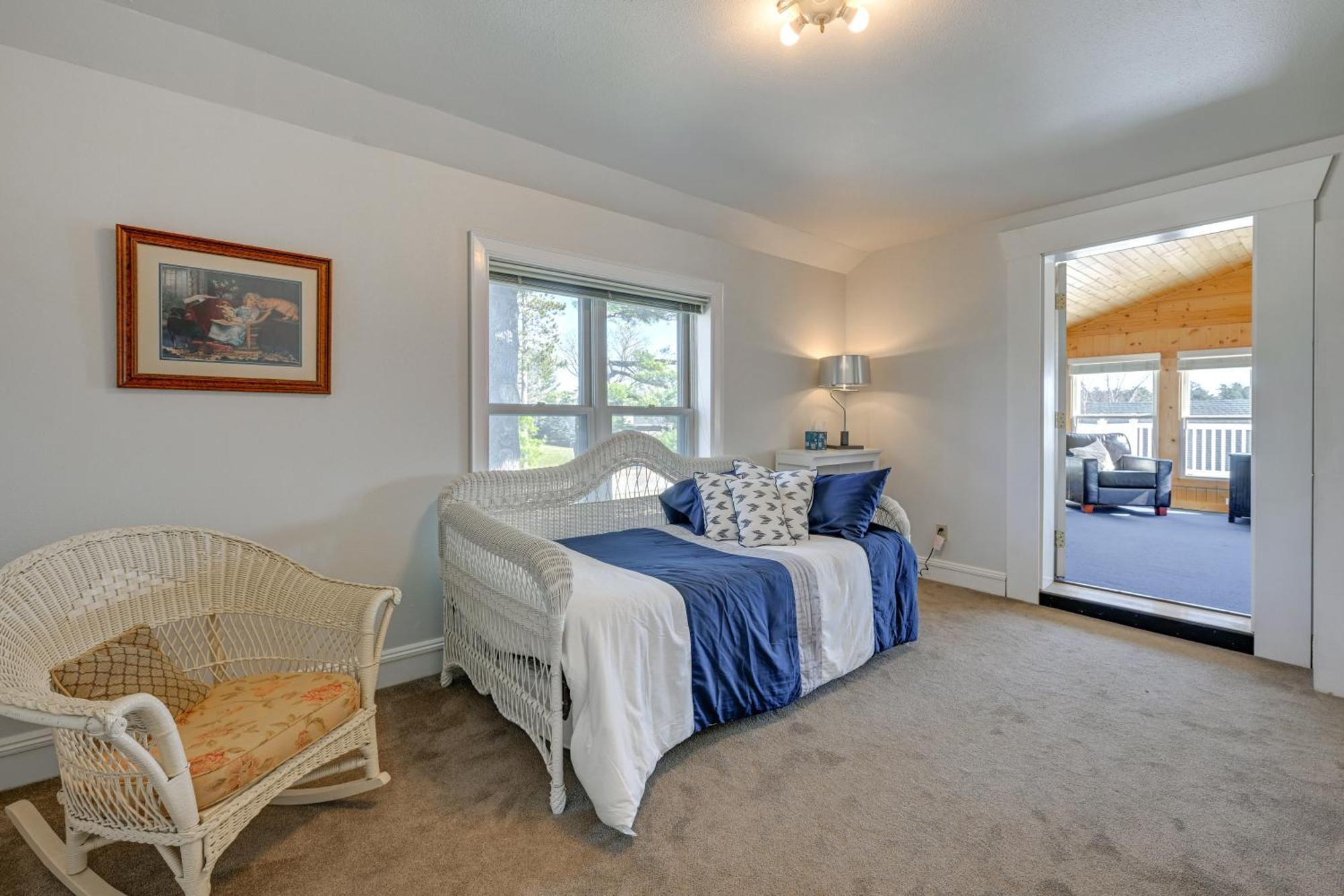 Large With Indoor Basketball Court And Game Room! Holiday home