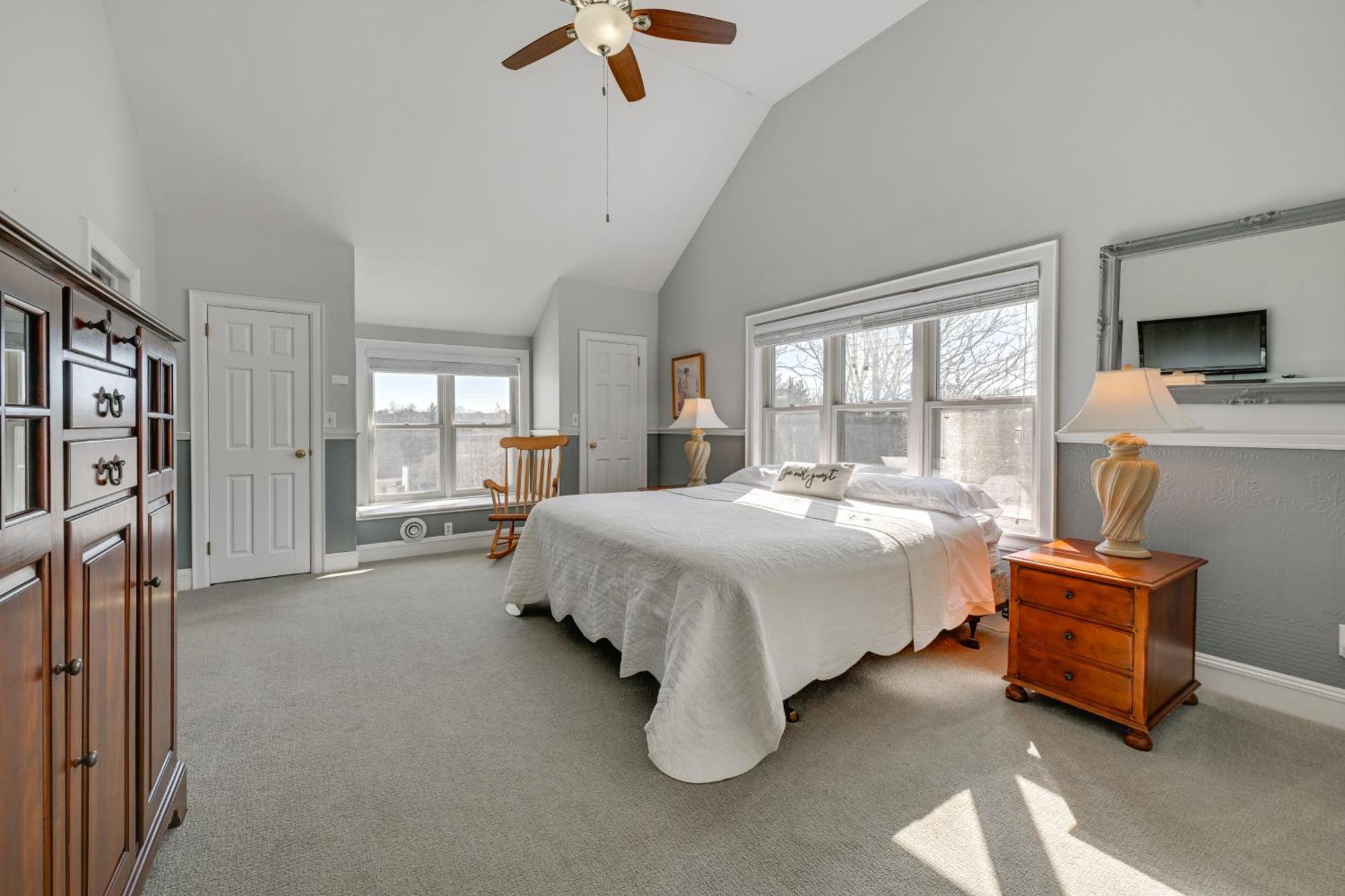 Holiday home Large With Indoor Basketball Court And Game Room! *