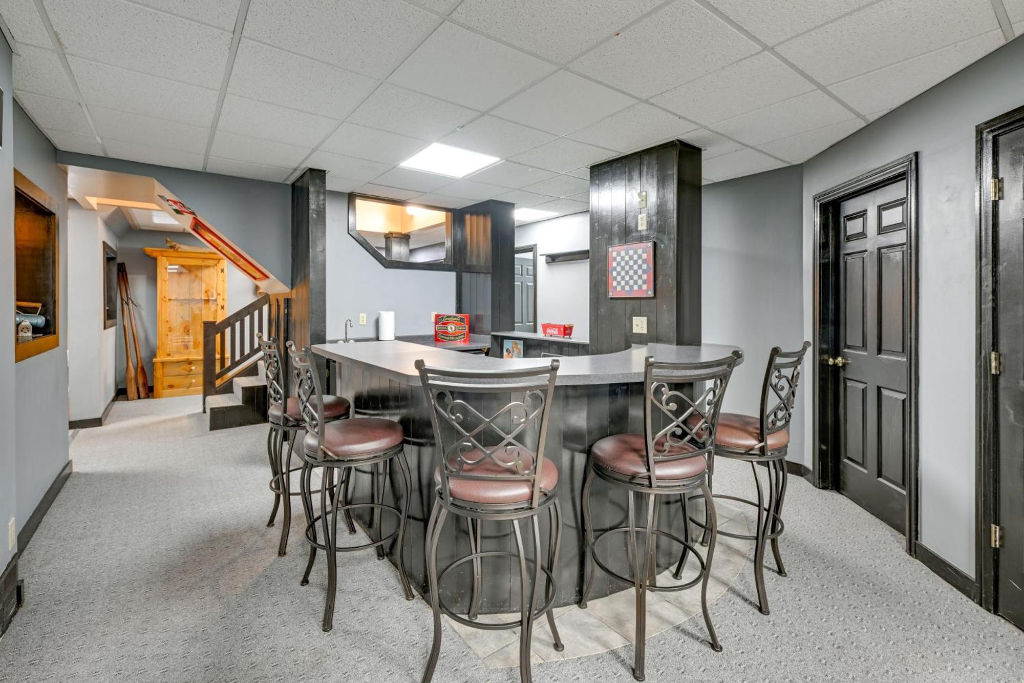 Large With Indoor Basketball Court And Game Room! Wisconsin Dells