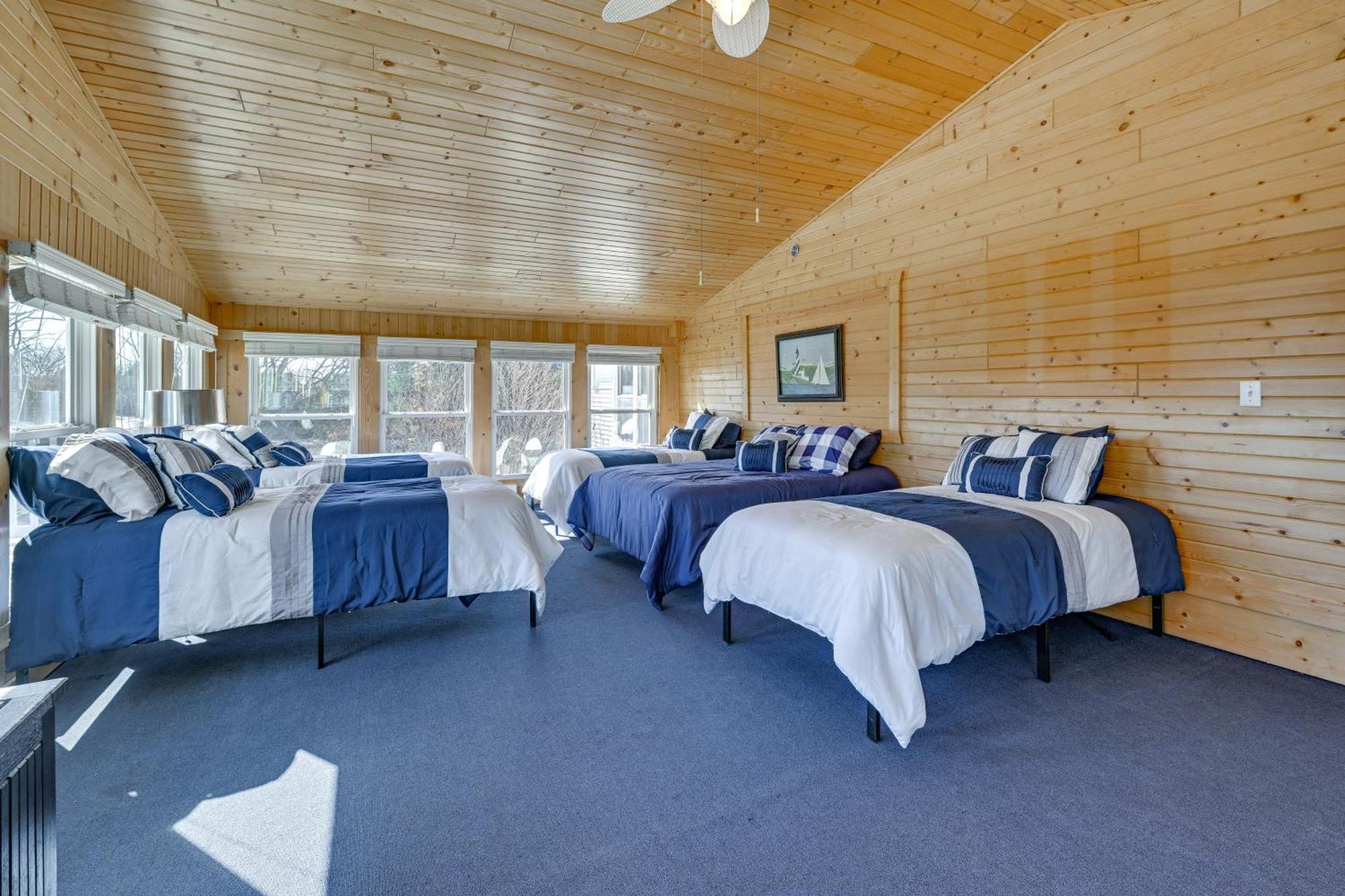 Holiday home Large With Indoor Basketball Court And Game Room! *
