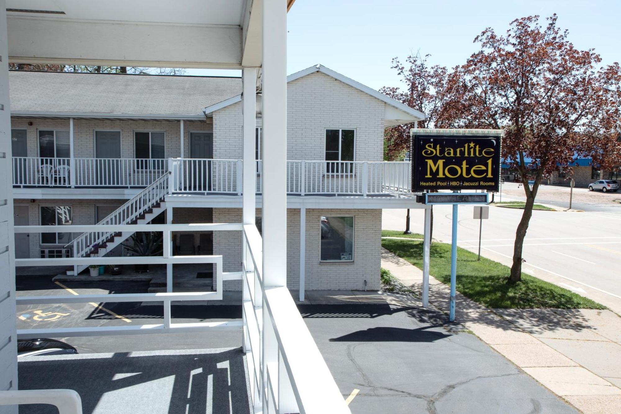 Starlite 2* Wisconsin Dells