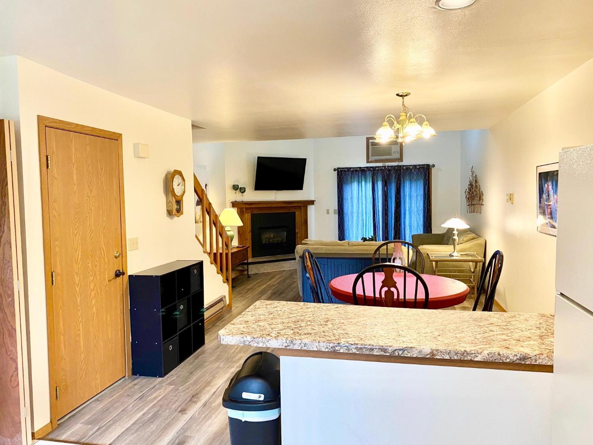 Dells Getaway At Tamarack & Mirror