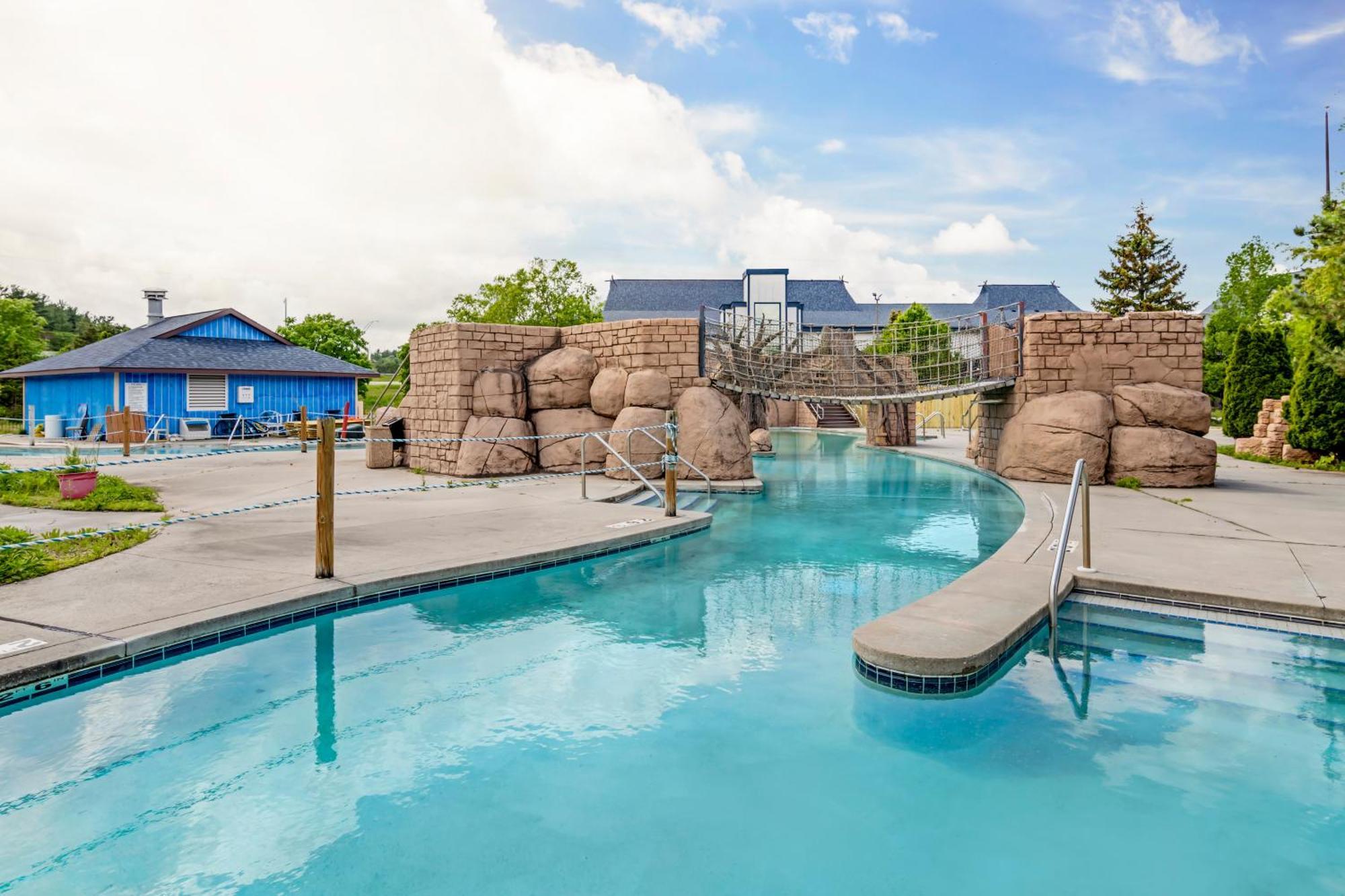 Polynesian & Resort 3*