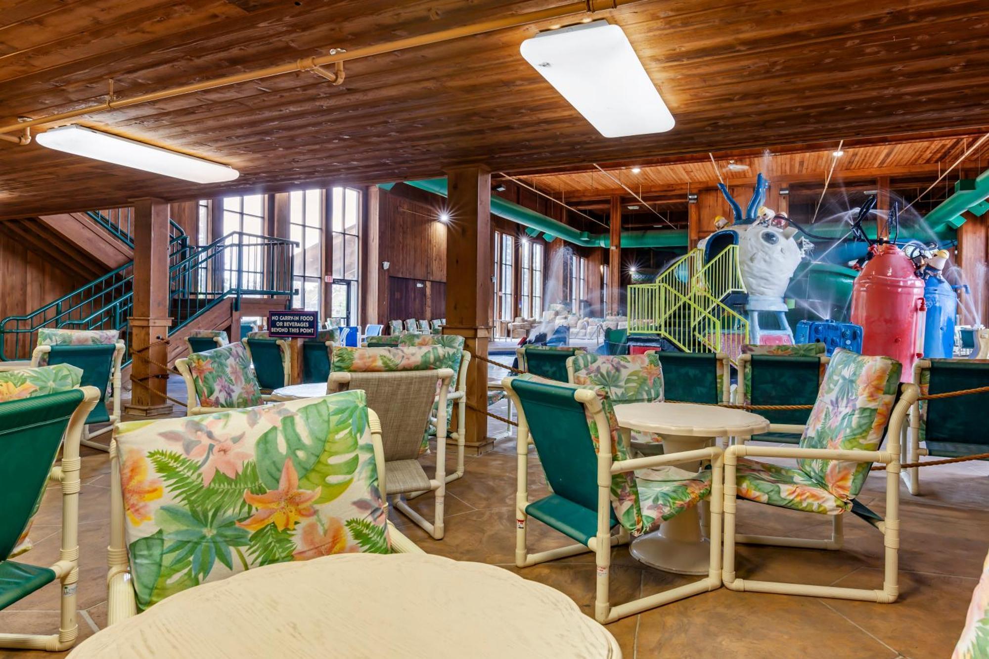 Resort Polynesian & Wisconsin Dells