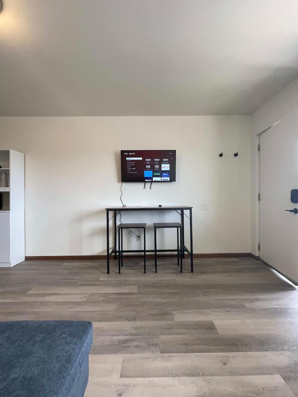 Apartment Unit 4 - Stand Rock *