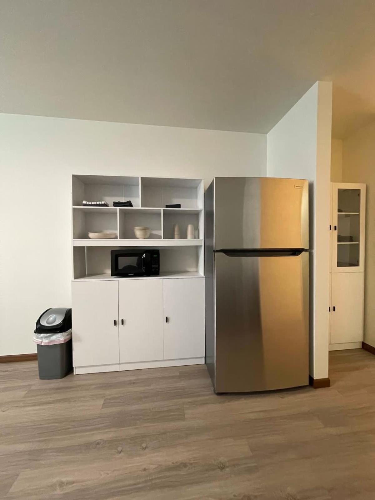 Apartment Unit 10 - Stand Rock