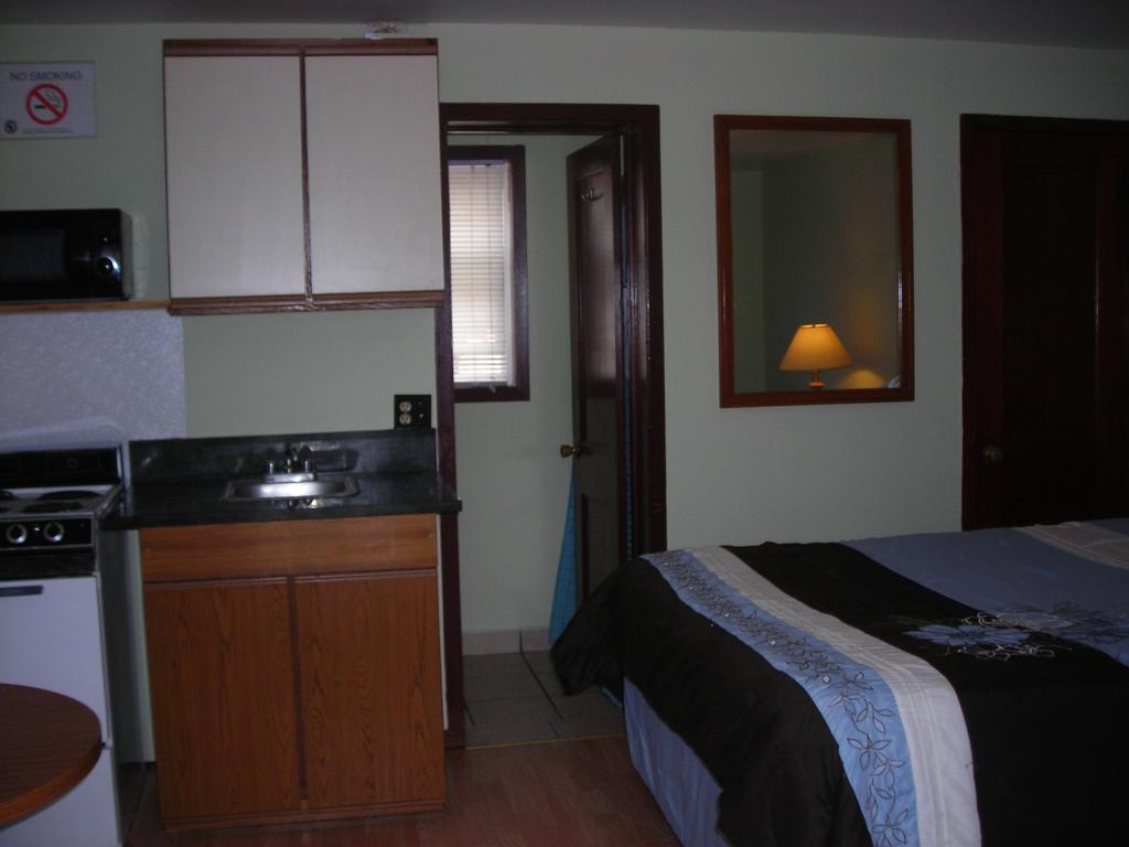 Motel Deer Trail