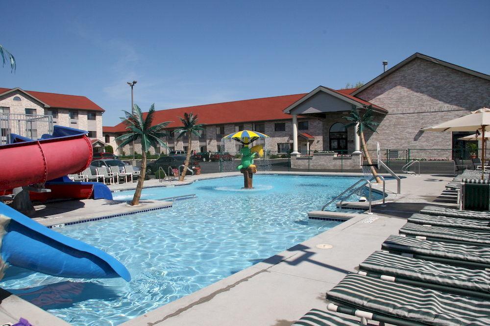 Wingate By Wyndham Wisconsin Dells Waterpark Hotel