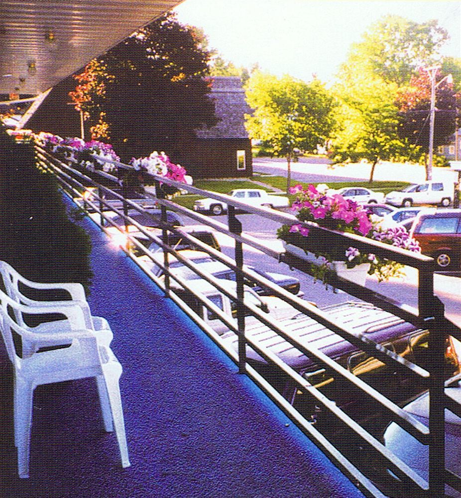 Hotel Alpine In Heart Of Downtown.