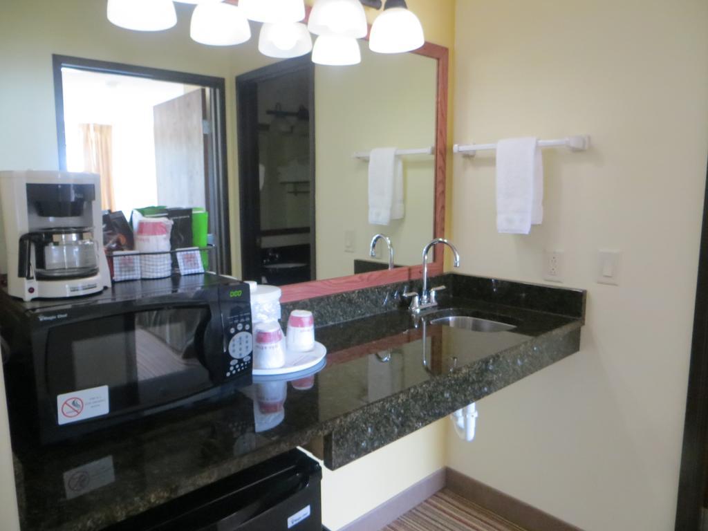 Ramada By Wyndham Wisconsin Dells I-90