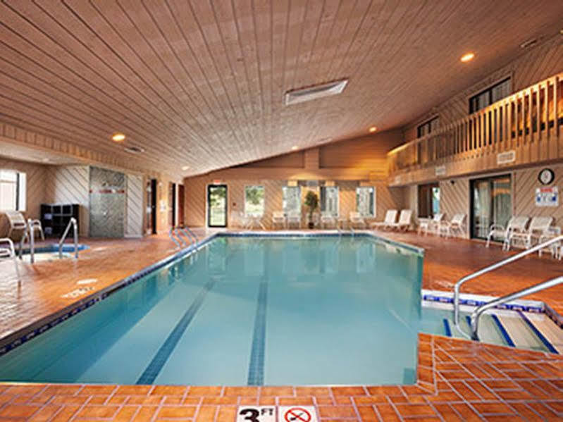 Ramada By Wyndham Wisconsin Dells I-90 Hotel 3*