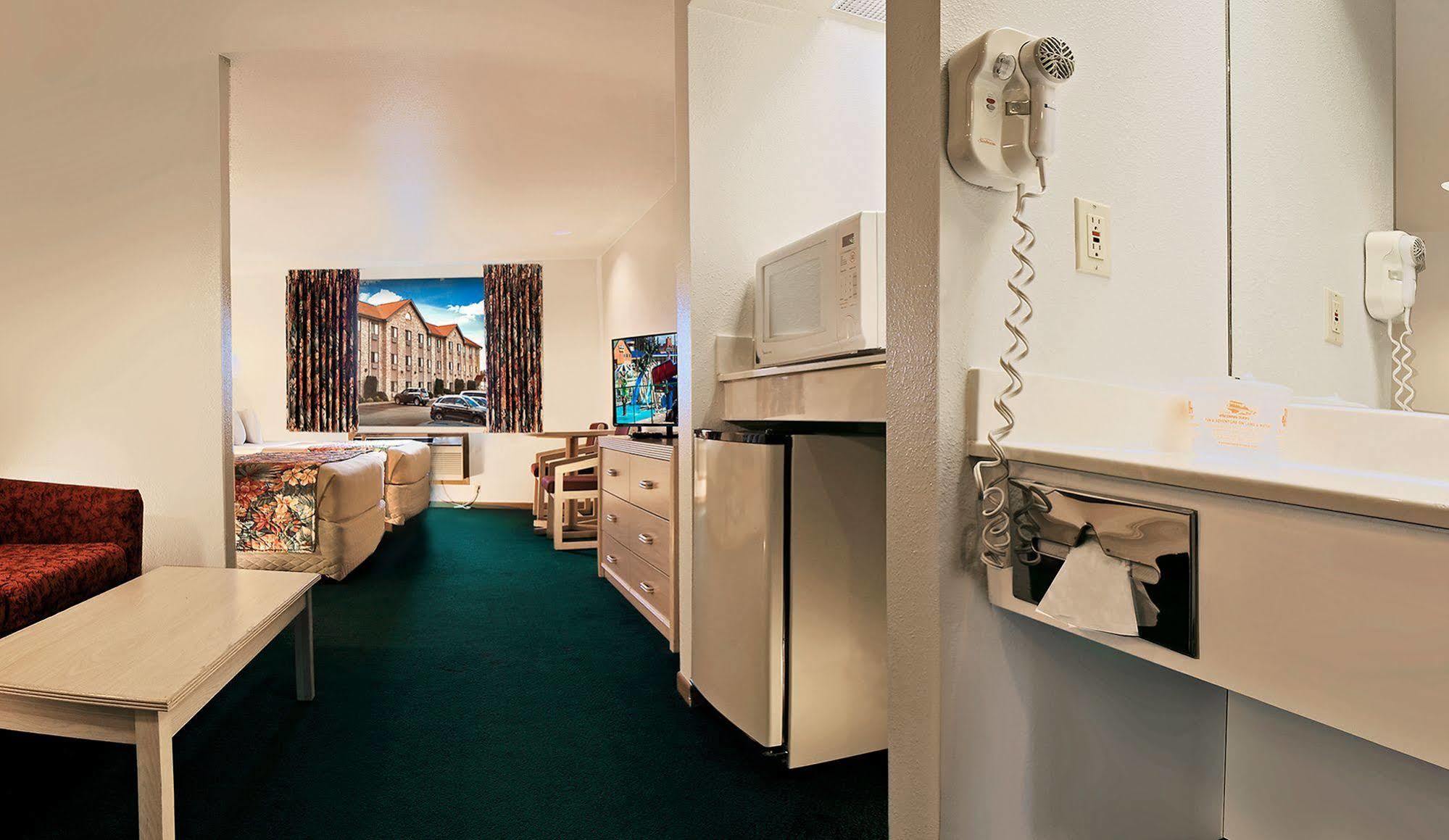 Hotel Wingate By Wyndham Wisconsin Dells Waterpark 2*