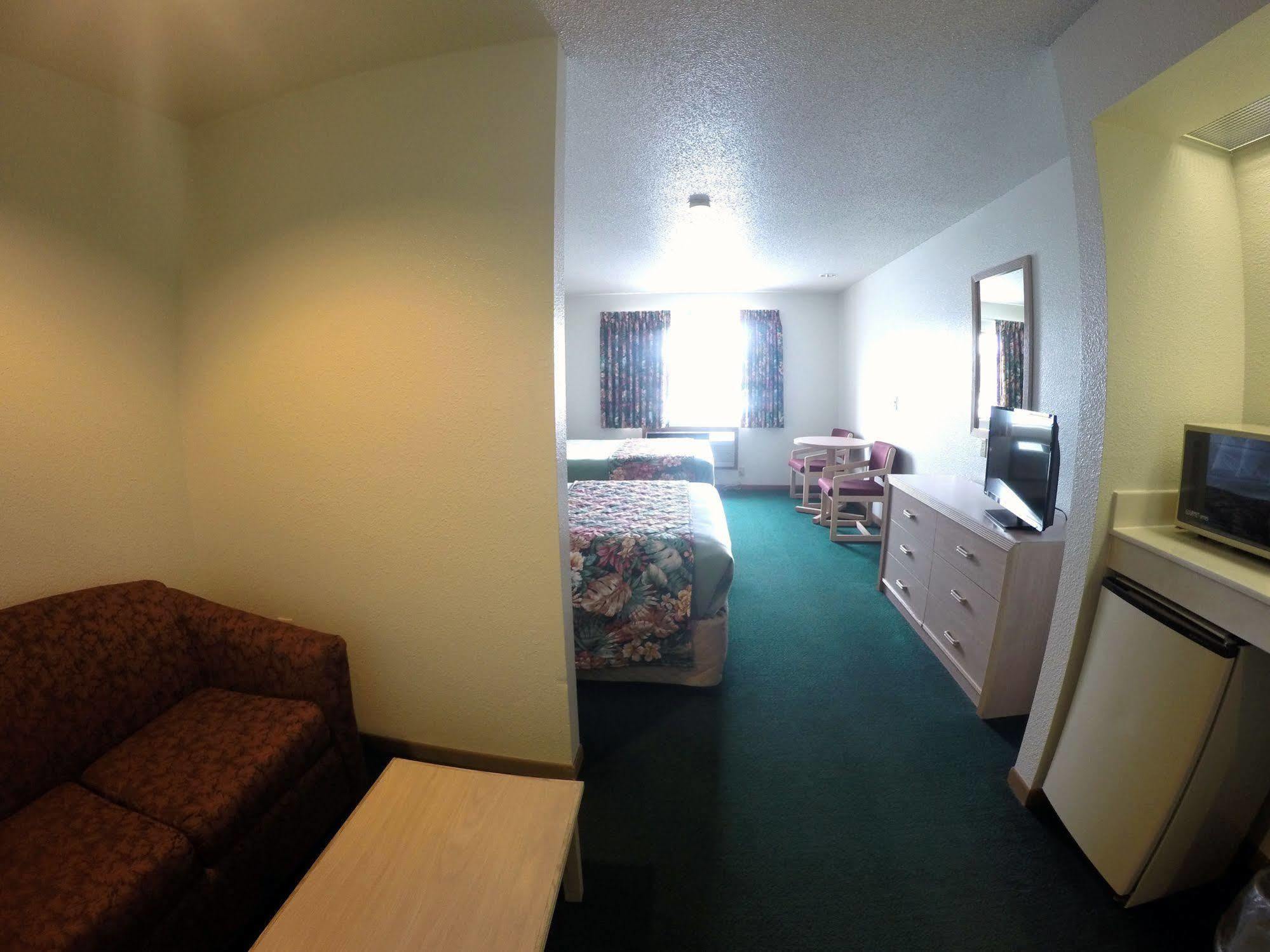 Wingate By Wyndham Wisconsin Dells Waterpark Lake Delton