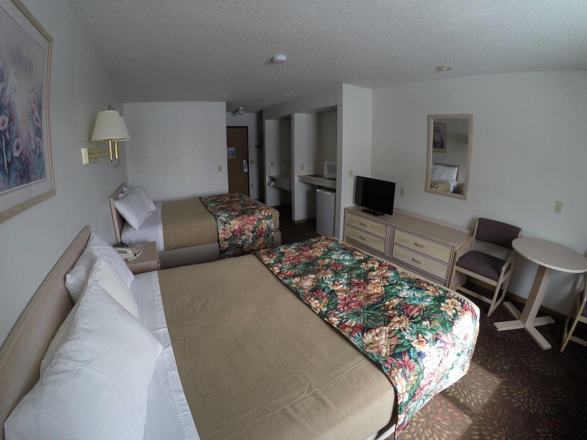 Wingate By Wyndham Wisconsin Dells Waterpark Lake Delton