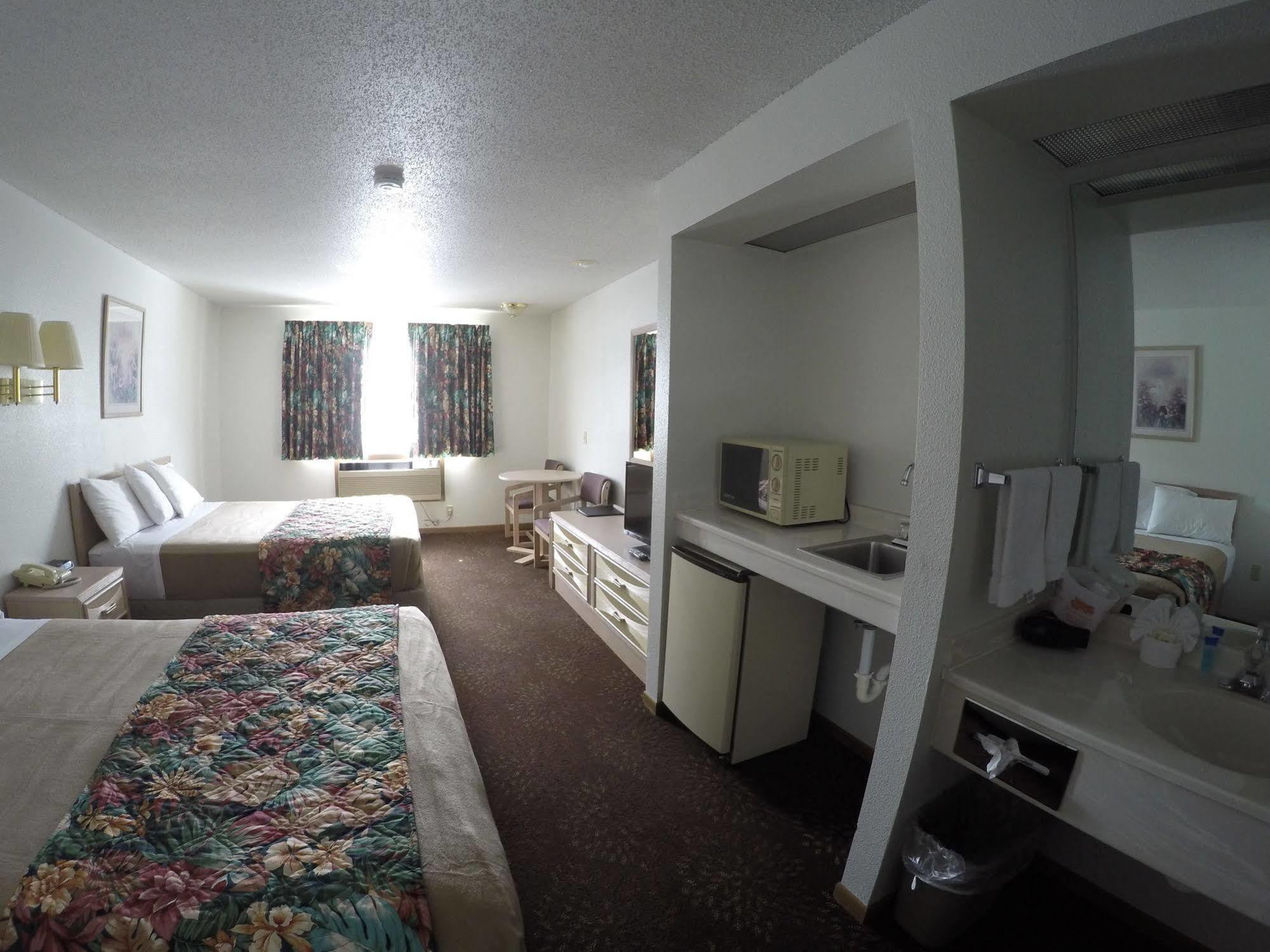Wingate By Wyndham Wisconsin Dells Waterpark Lake Delton
