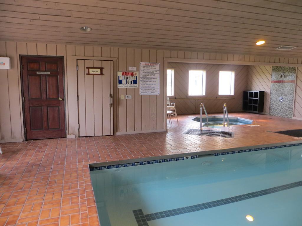 Ramada By Wyndham Wisconsin Dells I-90 Hotel