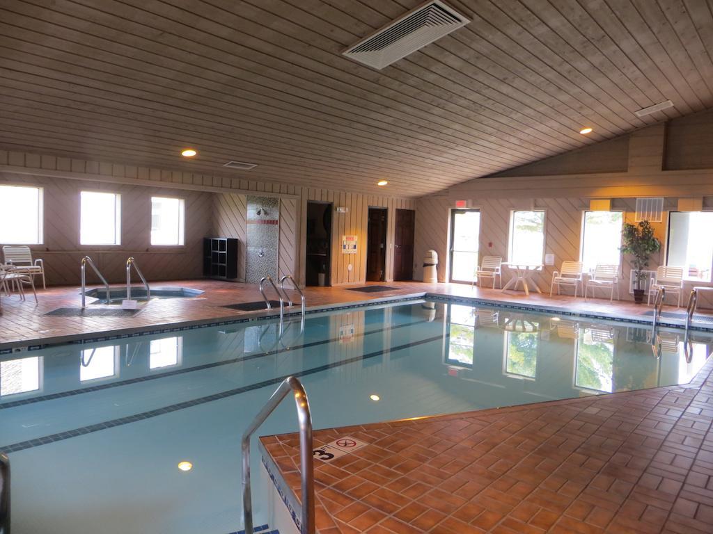 Ramada By Wyndham Wisconsin Dells I-90 Hotel 3*
