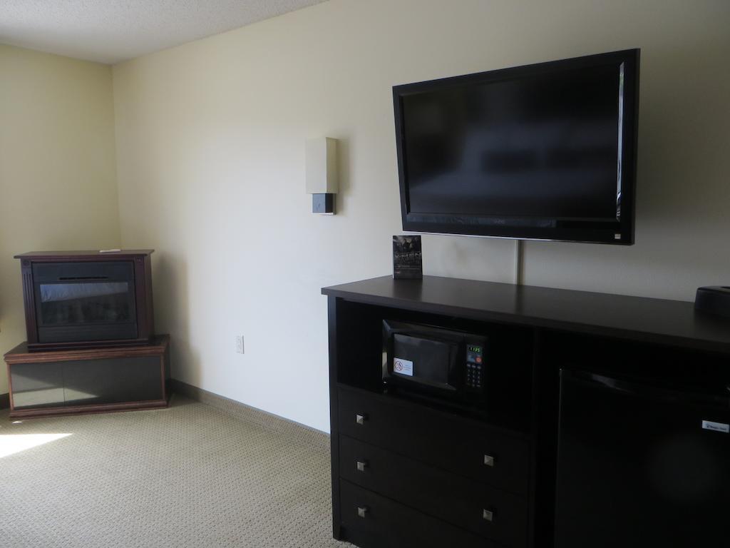 Ramada By Wyndham Wisconsin Dells I-90 Lake Delton