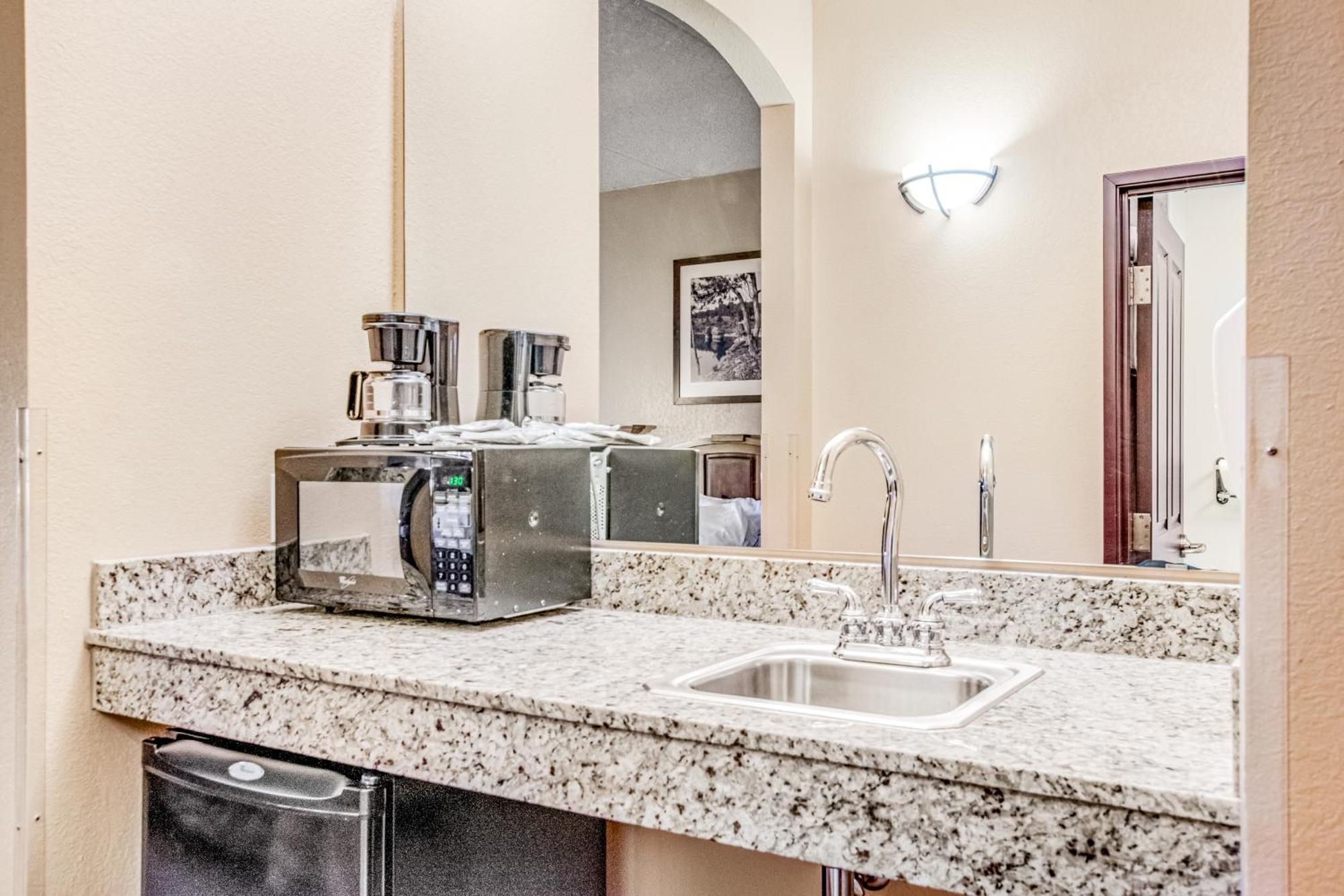 Chula Vista Unit 2645 And 2647 Full Apartment *