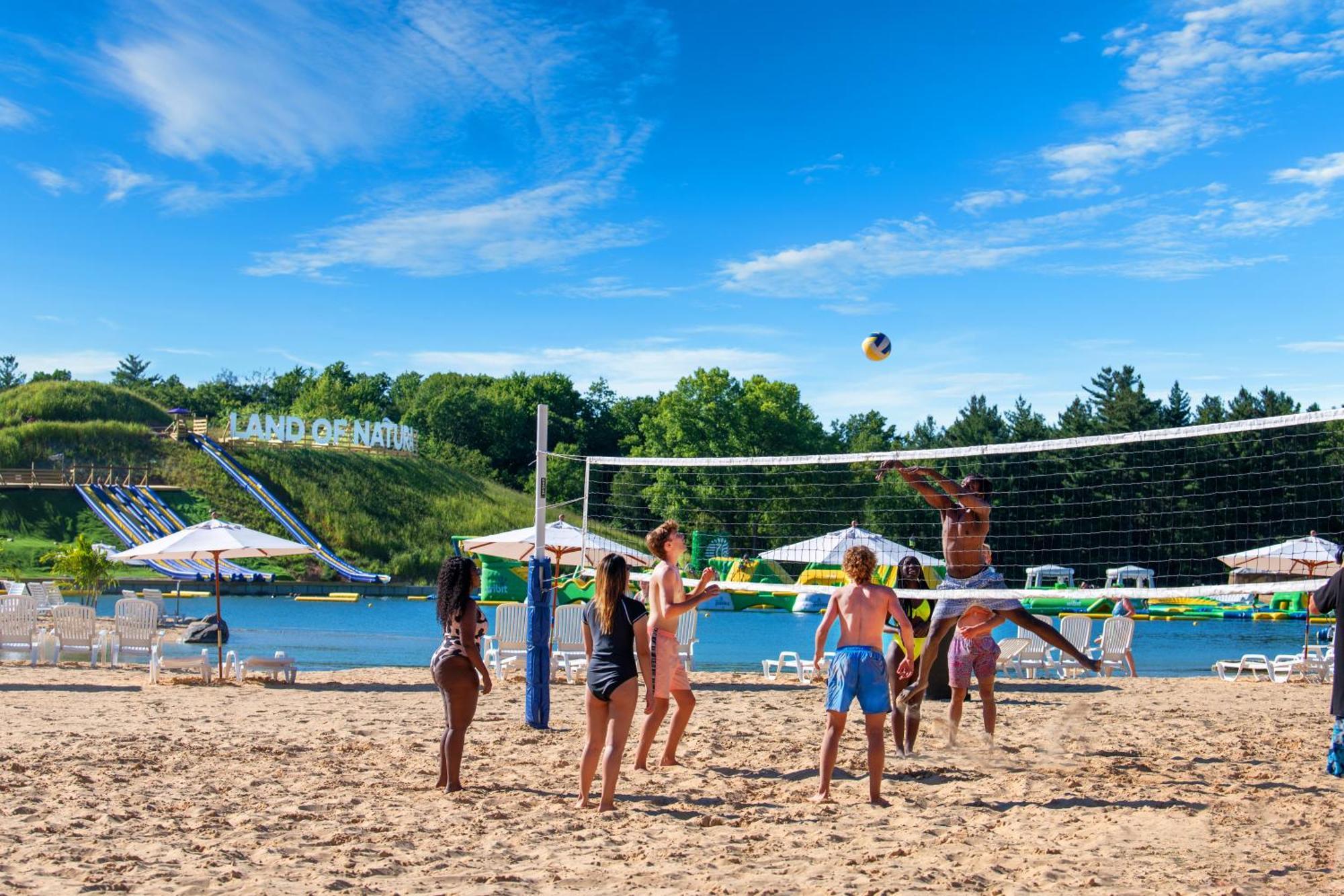 Hotel Natura Treescape Wisconsin Dells