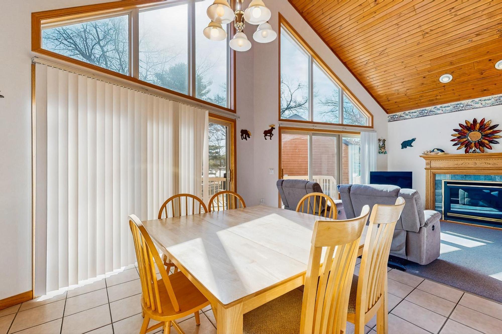 Thunderbird Apartment