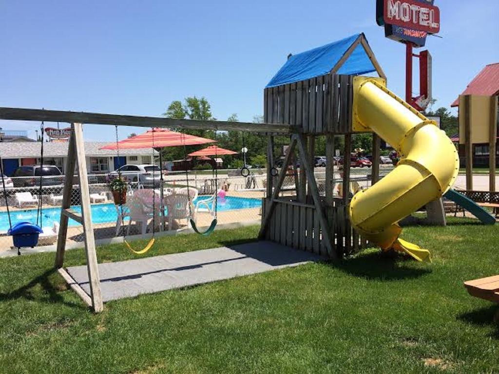 Twi-lite 2* Wisconsin Dells