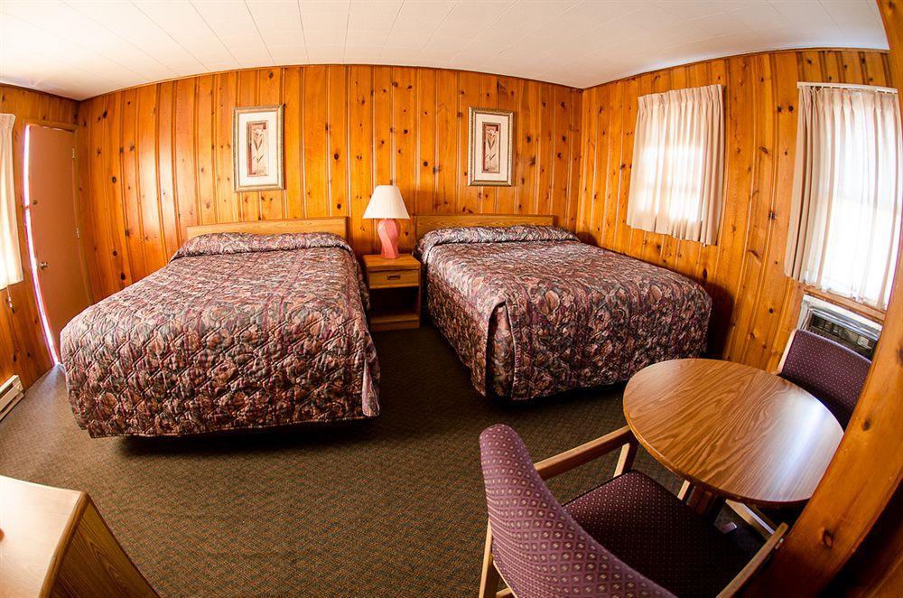 Twi-lite 2* Wisconsin Dells
