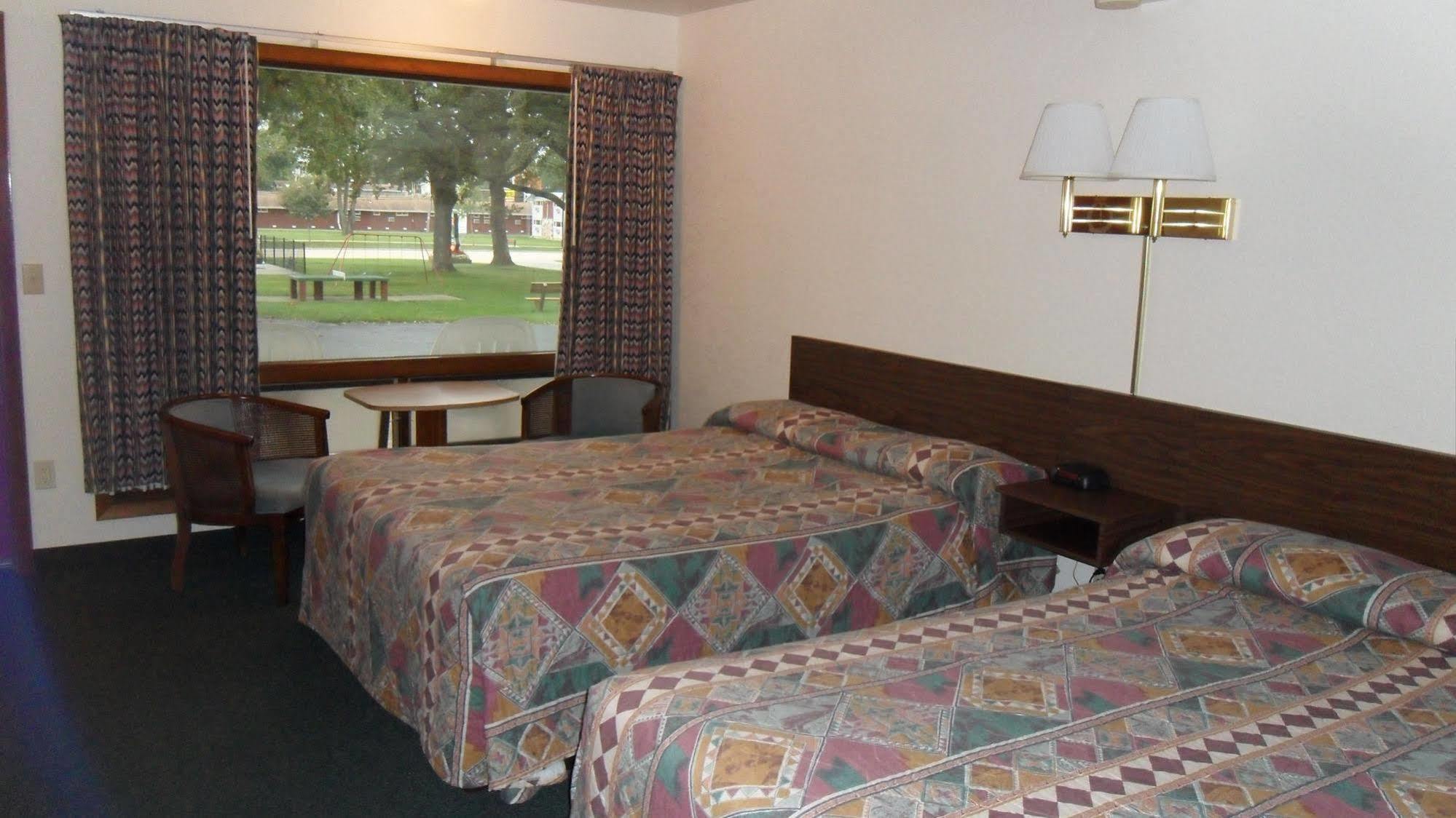 Indian Trail 2* Wisconsin Dells