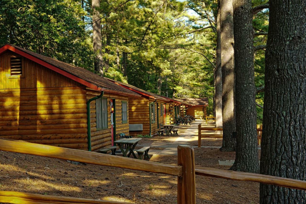 Log At Meadowbrook Guest house *