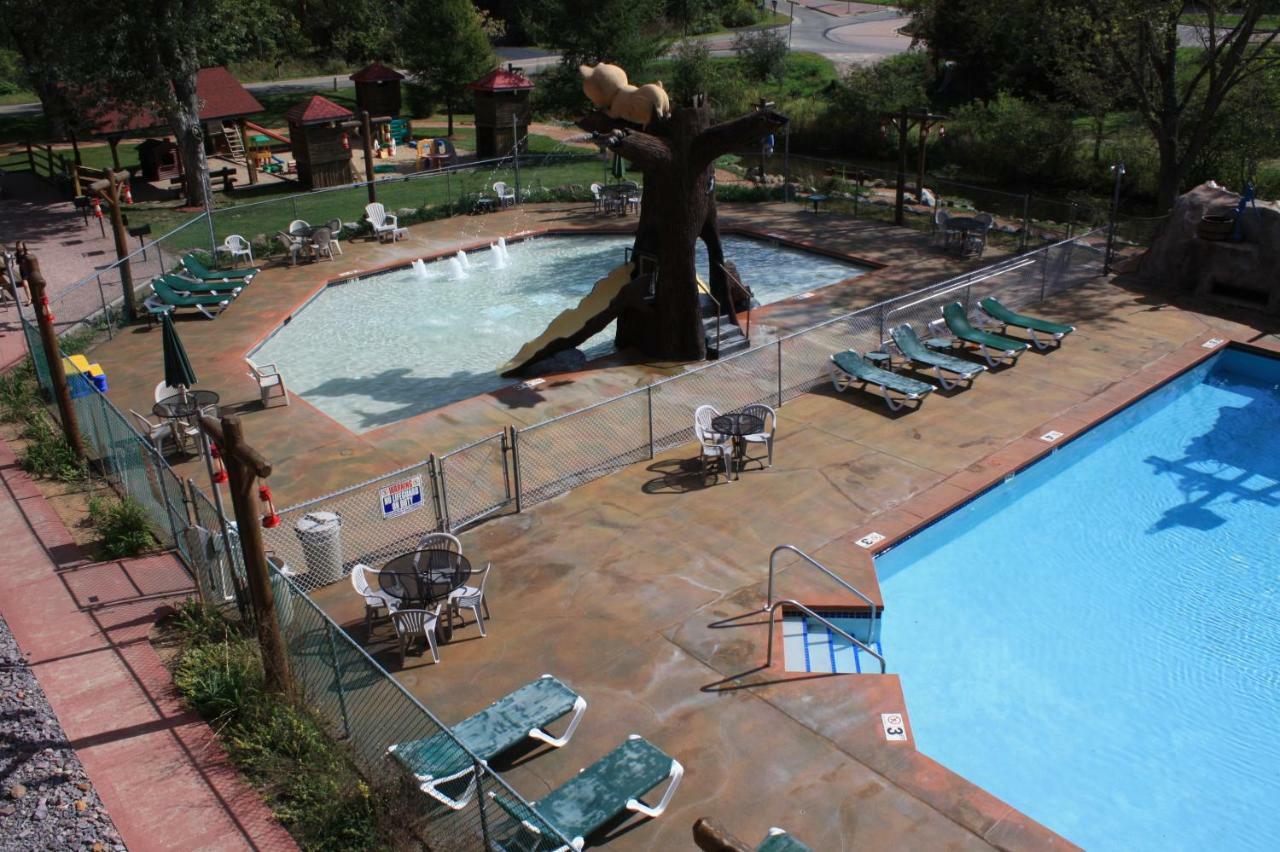 Log At Meadowbrook Guest house *